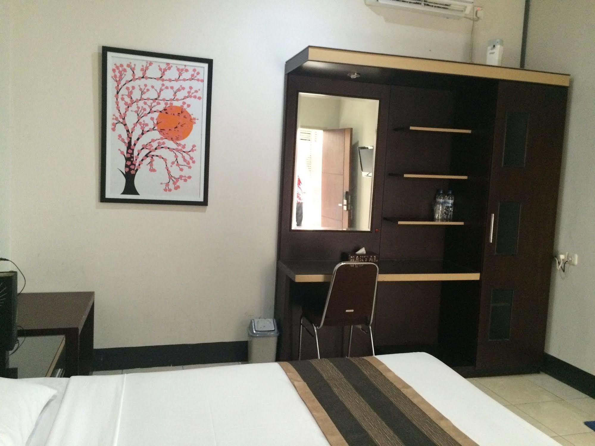 Maktal Hotel Mataram Exterior photo